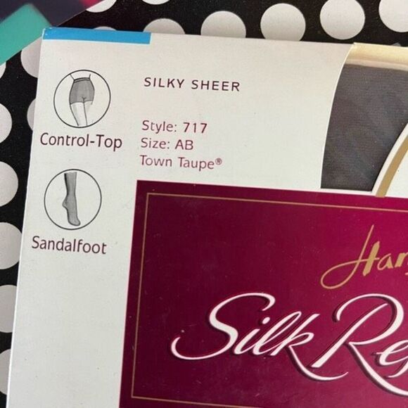 New Hanes Silk Reflections Pantyhose Silky Sheer Town Taupe, Size AB - Picture 2 of 3
